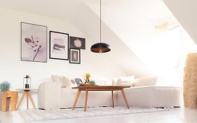Sohana Lifestyle Apartments I Leilani'S & Saskia'S Home I Rust